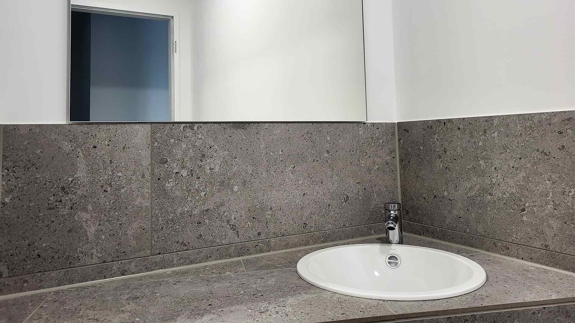 Moderne-Kundentoiletten